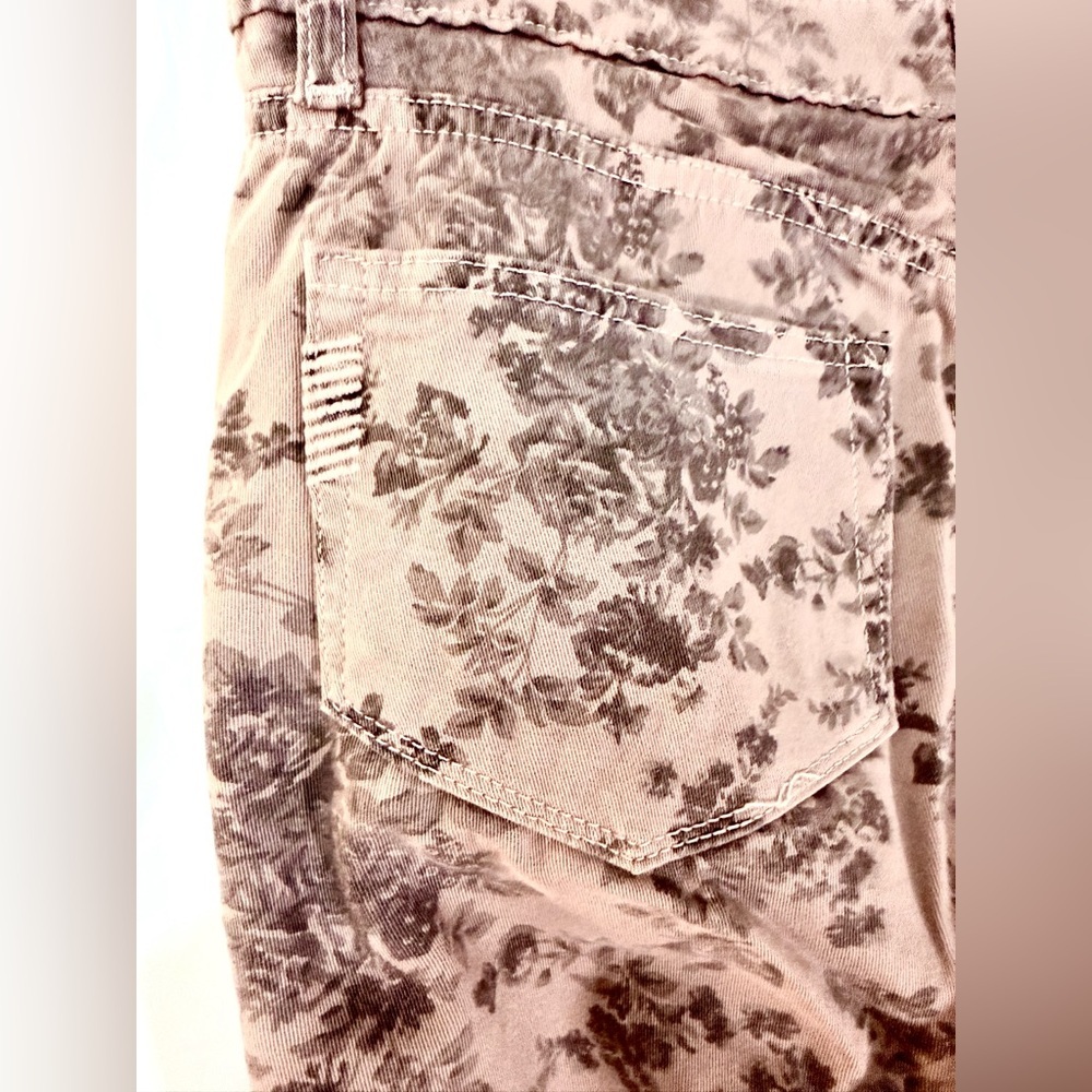 PAIGE “Peg Skinny” Low/Mid Rise Jeans With An All Over Flower Pattern Size 25 - Picture 8 of 14